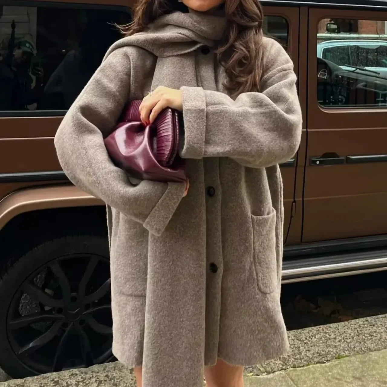 Manteau Court Tricoté avec Écharpe Intégrée