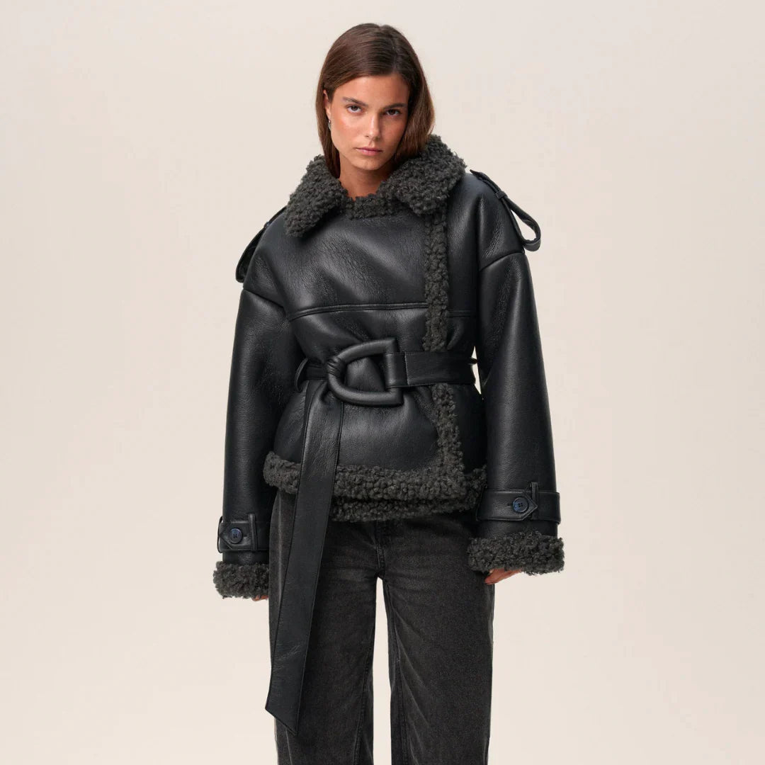 Manteau Ceinturé Clara™ – Élégance urbaine & chaleur raffinée