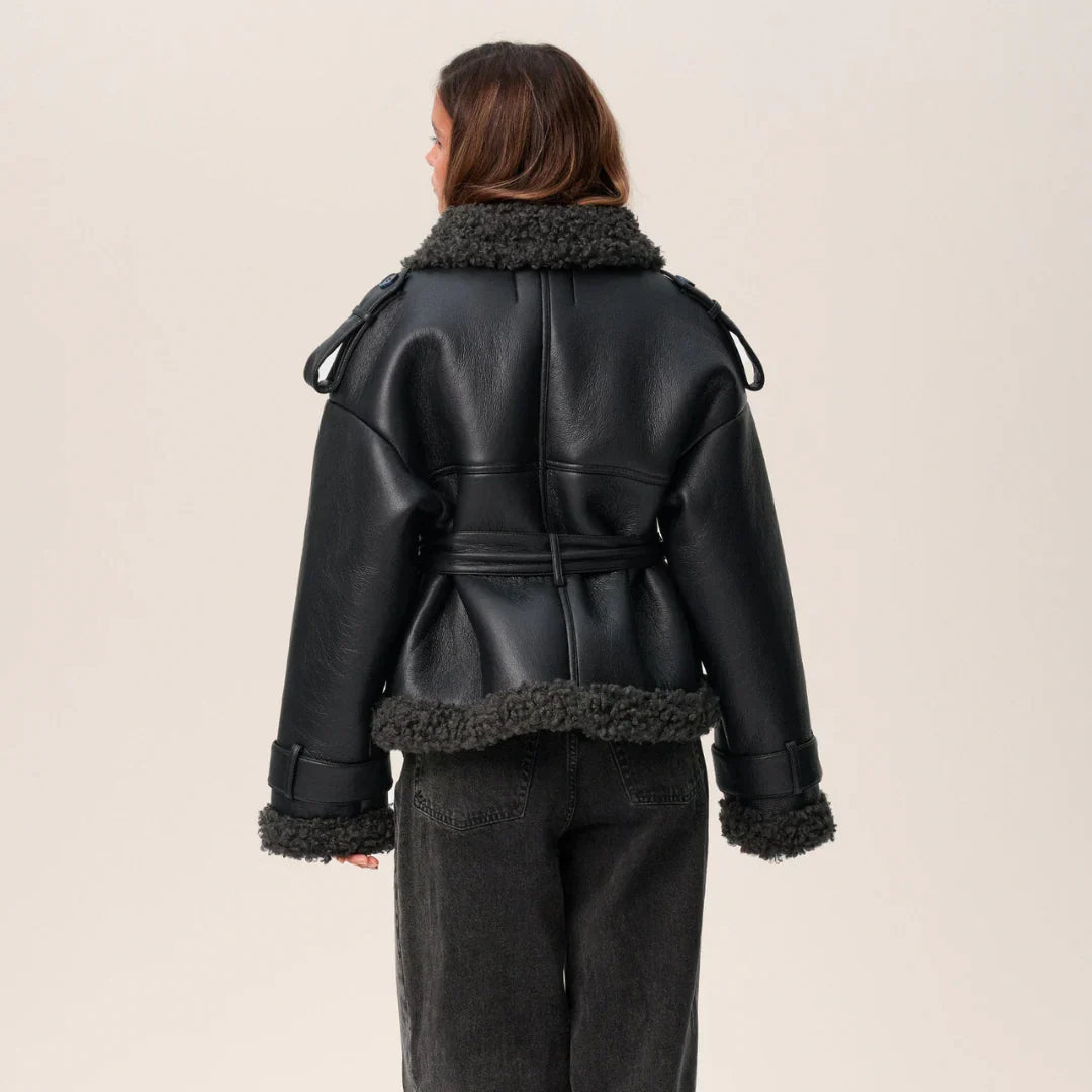 Manteau Ceinturé Clara™ – Élégance urbaine & chaleur raffinée