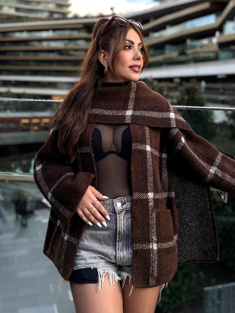 Manteau Court Tricoté à Carreaux avec Écharpe