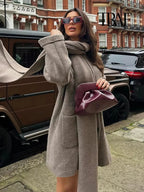 Manteau Court Tricoté avec Écharpe Intégrée