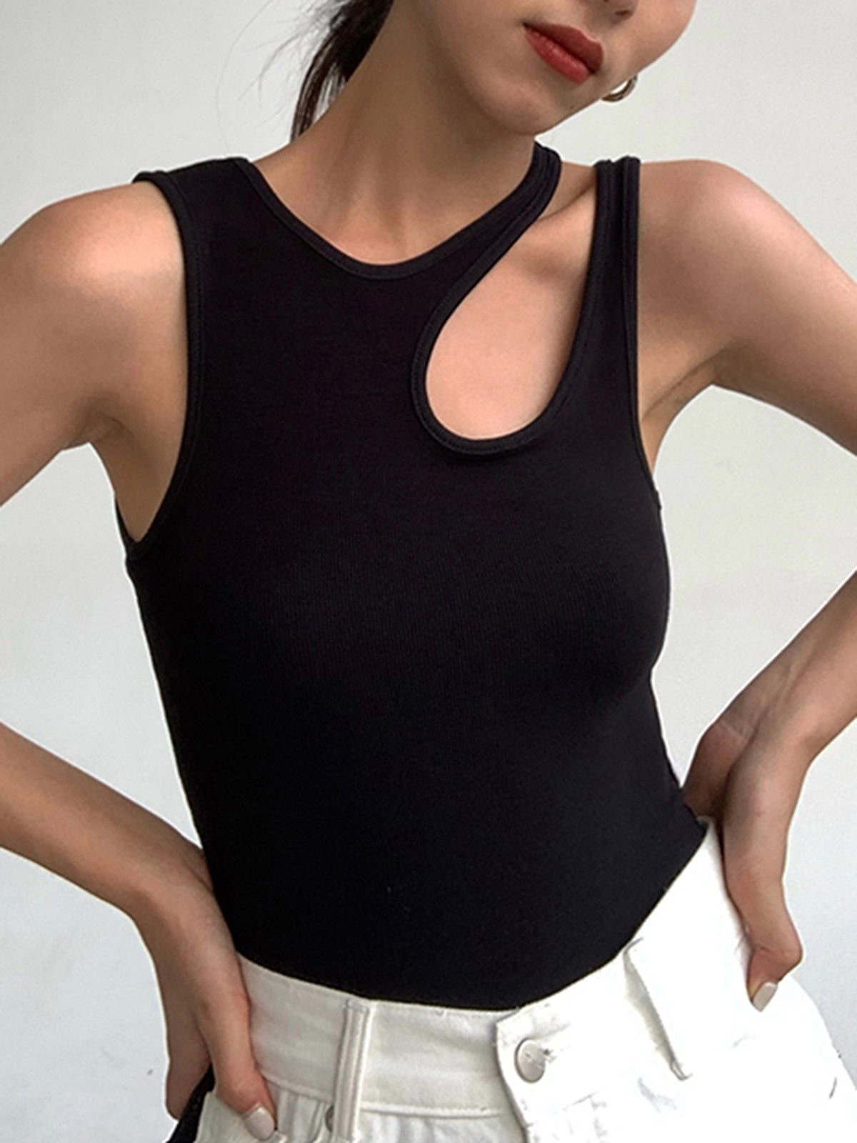 Clara | Débardeur Découpé Côtelé Tendance Effortless