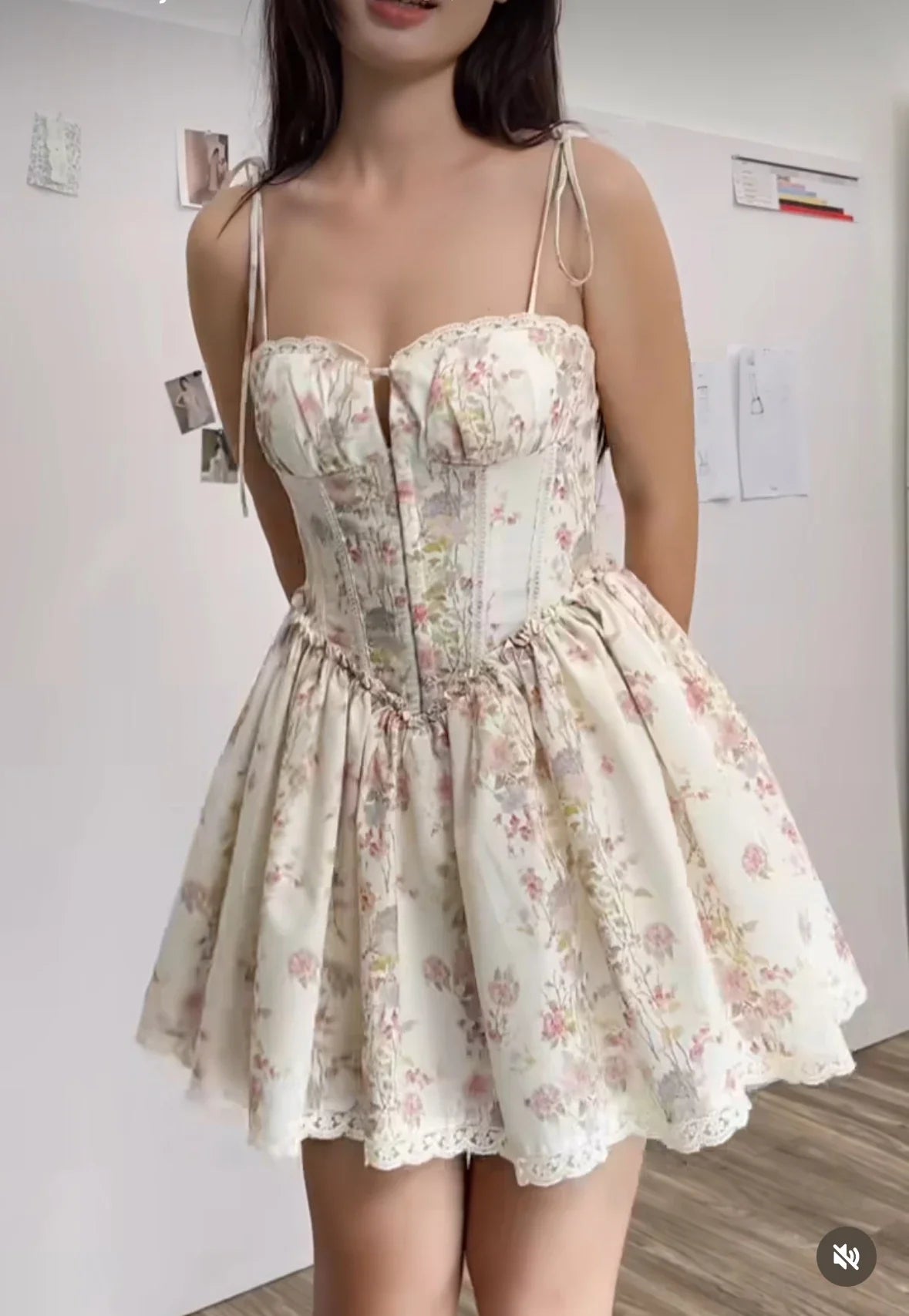 Élodie | Robe Mini à Taille Nouée Tendance Élégant