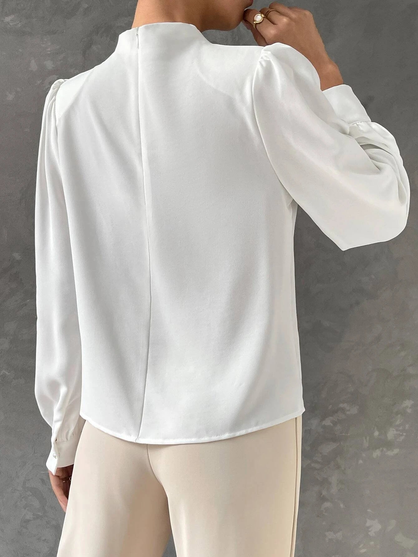 Élodie | Blouse Élégante à Manches Évêque Tendance Chic