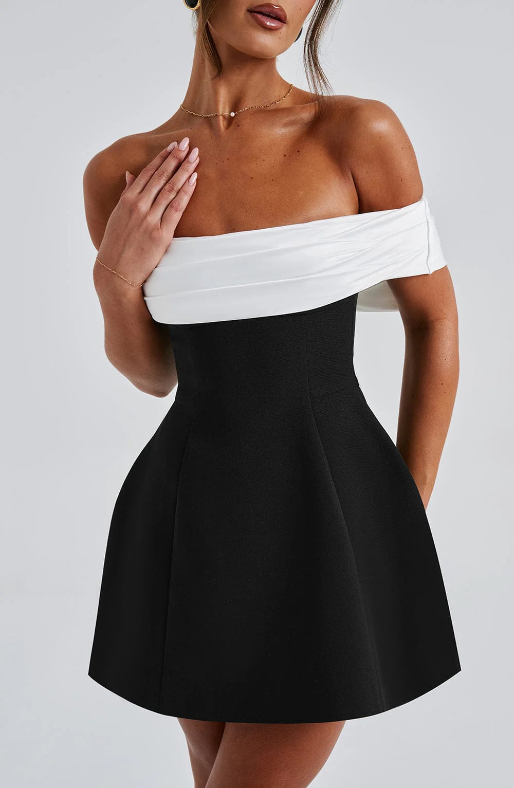 Emma | Robe Mini de Soirée Noir Tendance Élégant