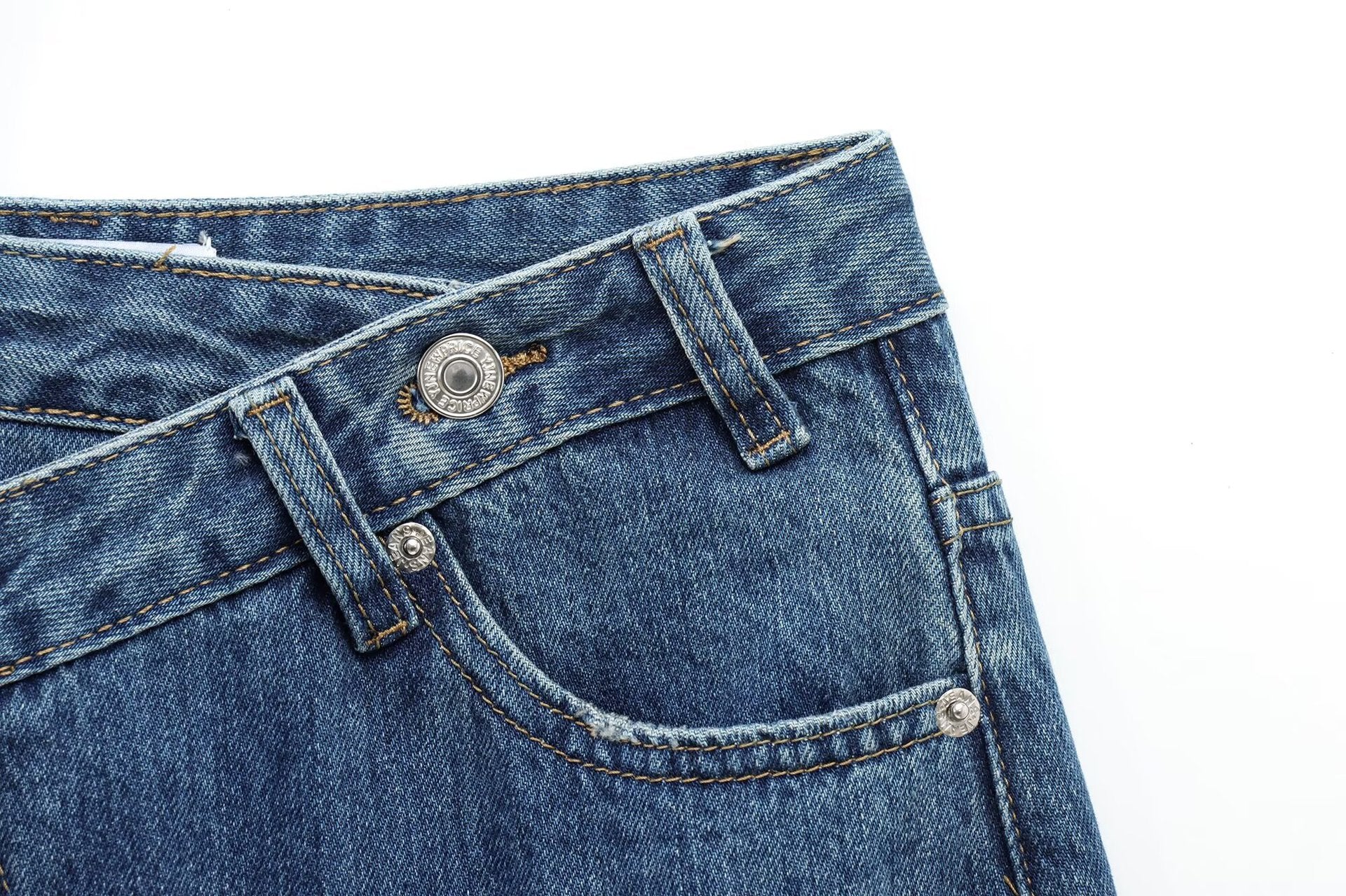 Jean Large Taille Asymétrique à Boutons Salia