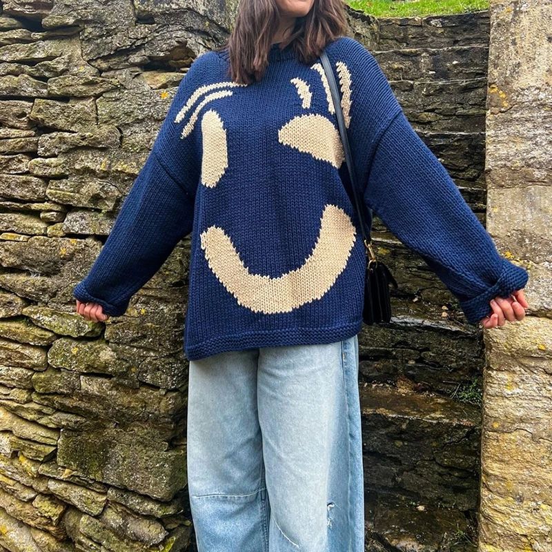Clara | Pull Oversize Design Smiley Éclatant