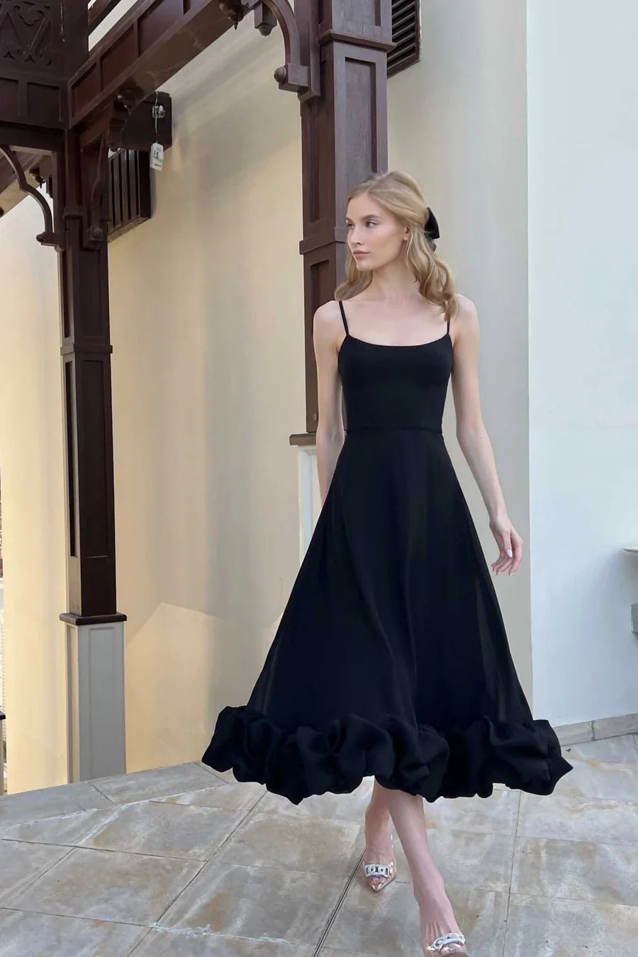 Emma | Robe de Soirée Midi Volants Tendance Élégante