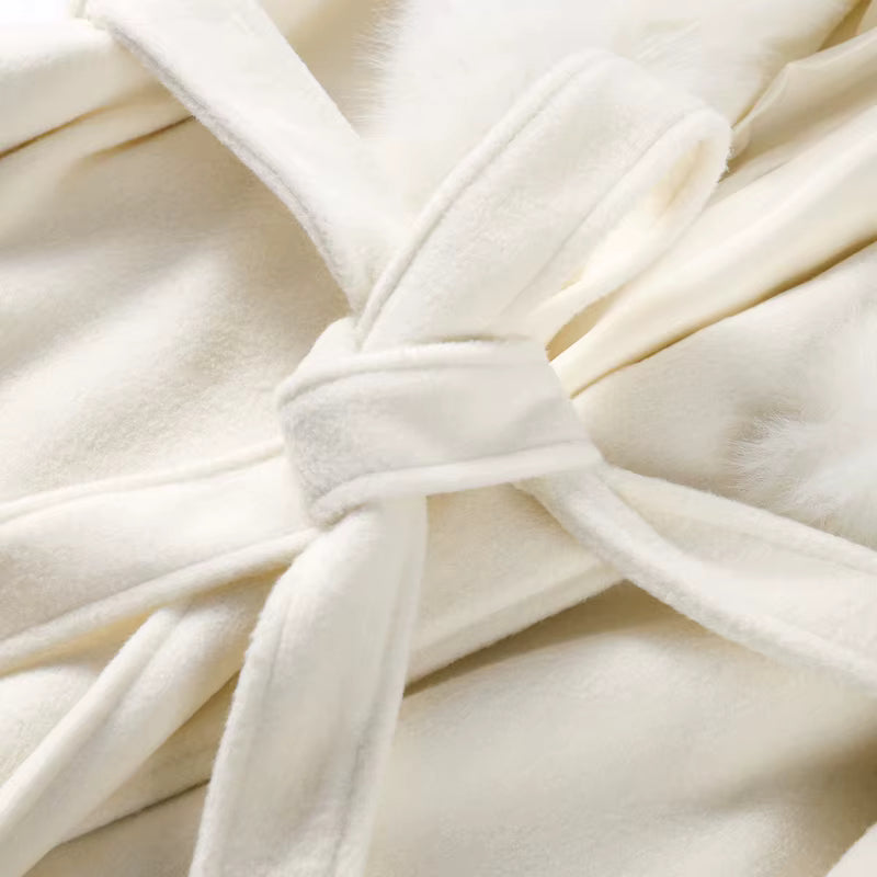 Manteau Long White Fur Chic™