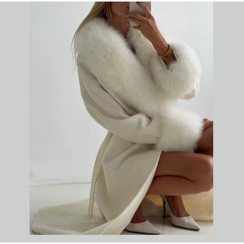 Manteau Long White Fur Chic™