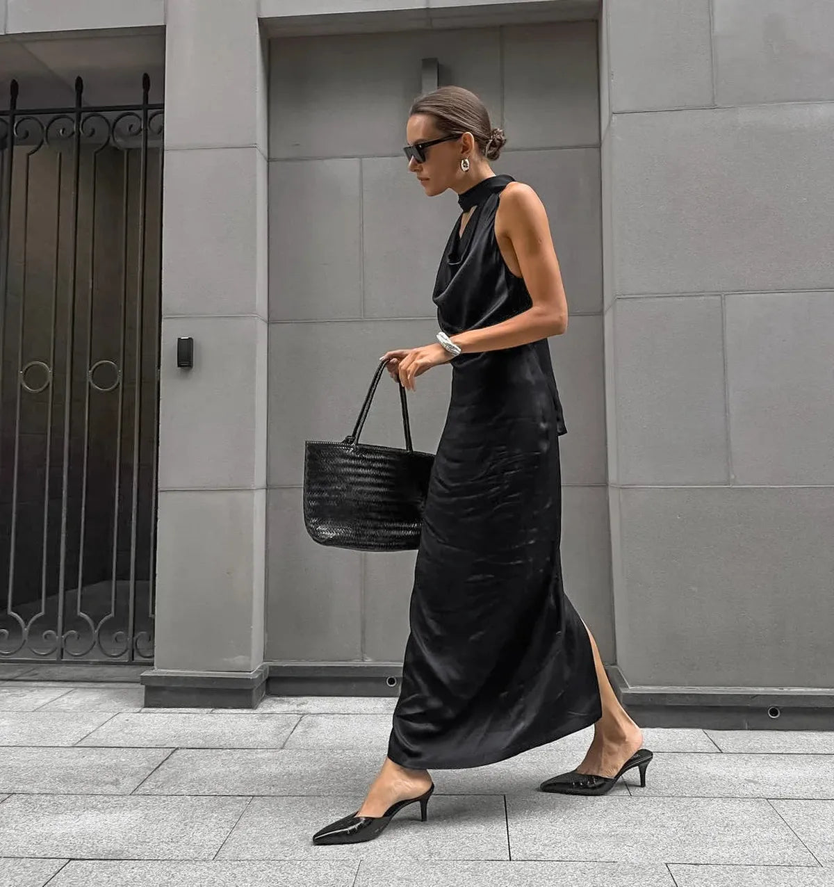 Camille | Robe Maxi Satin Noir Tendance Élégante