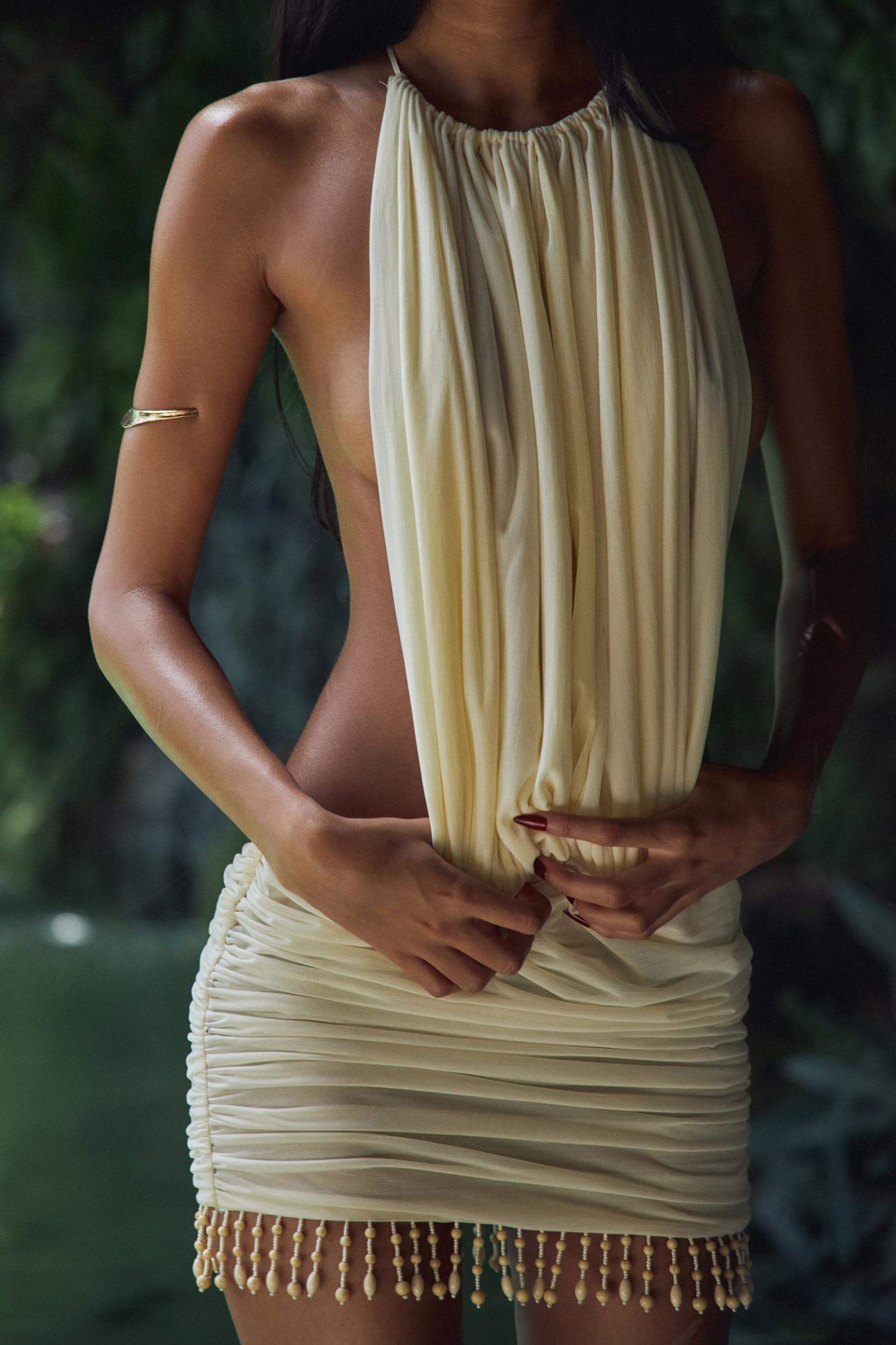 Élodie | Robe Mini Plissée Dos Nu Tendance Éclatante