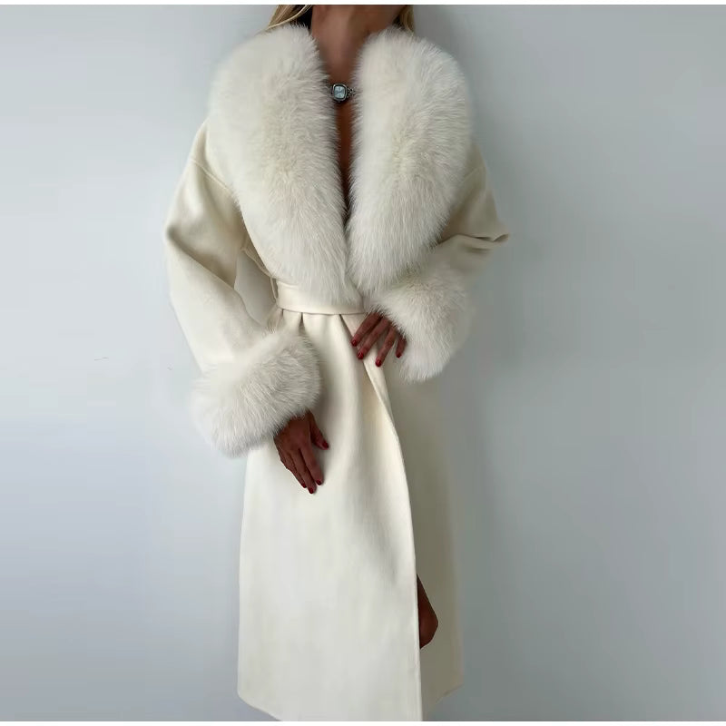 Manteau Long White Fur Chic™