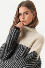 Émilie | Pull Col Roulé Chevron Tendance Éclatant
