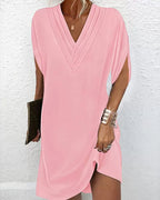 Zéphyrine - Robe Élégante À Manches Fendues Et Coupe Fluide Monochrome