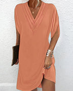 Zéphyrine - Robe Élégante À Manches Fendues Et Coupe Fluide Monochrome