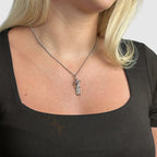 Améthysa™ – Le collier du câlin, symbole d’amour et de tendresse